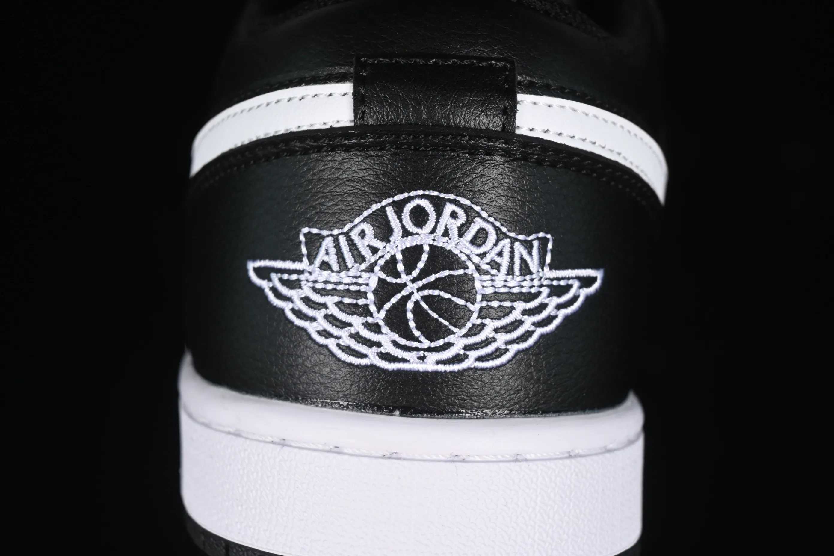All categories Air Jordan Jordan series basketball shoes Air Jordan 1 Low Air Jordan 1 Low AJ1 Joe 1 black and white low-top retro basketball shoes 553558-043